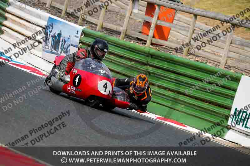 Vintage motorcycle club;eventdigitalimages;mallory park;mallory park trackday photographs;no limits trackdays;peter wileman photography;trackday digital images;trackday photos;vmcc festival 1000 bikes photographs